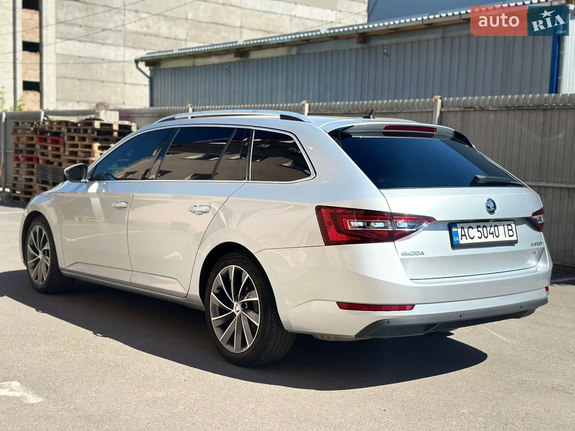 2017 Skoda Superb - мініатюра 8