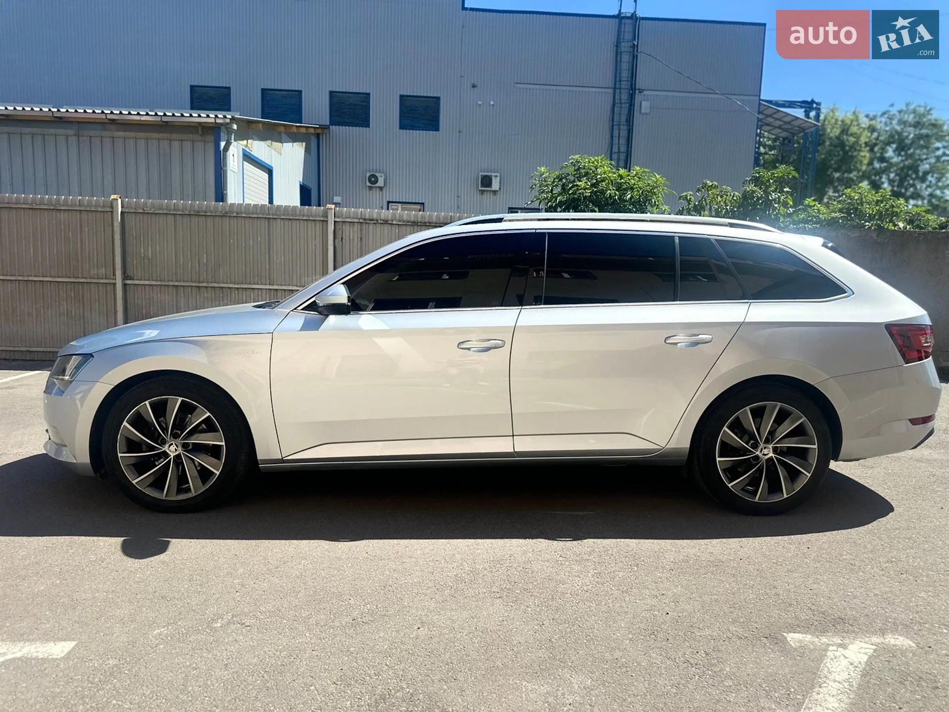 2017 Skoda Superb - мініатюра 11