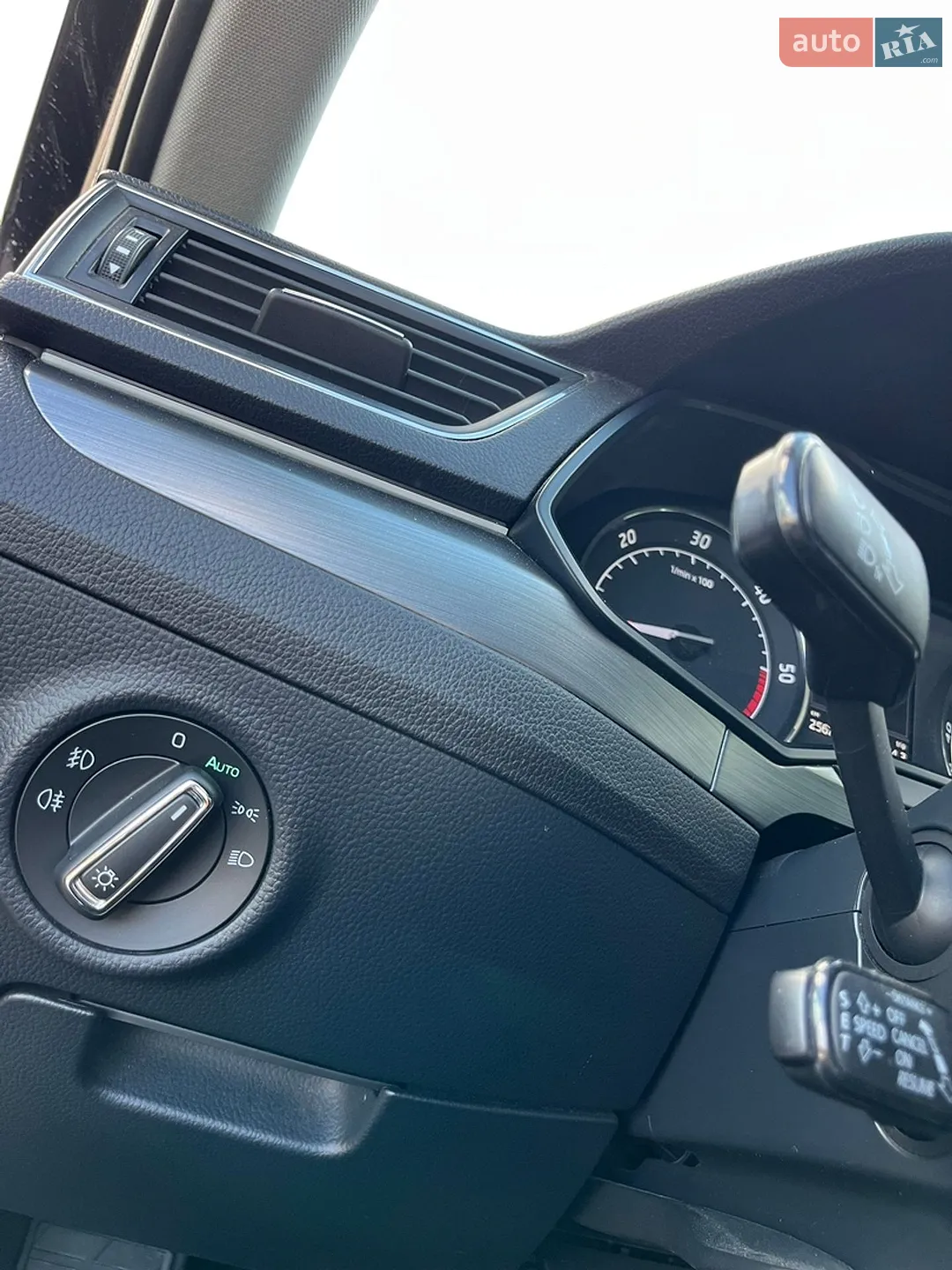 2015 Skoda Superb - мініатюра 14