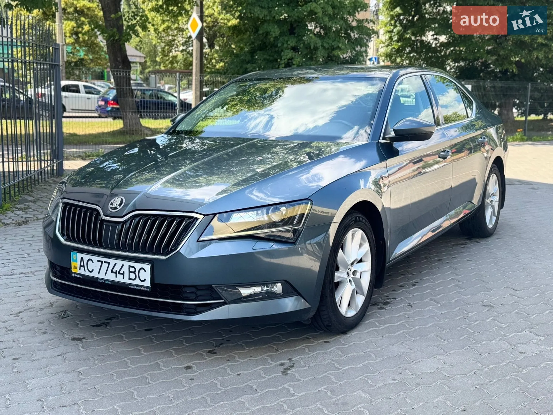 2017 Skoda Superb - мініатюра 2