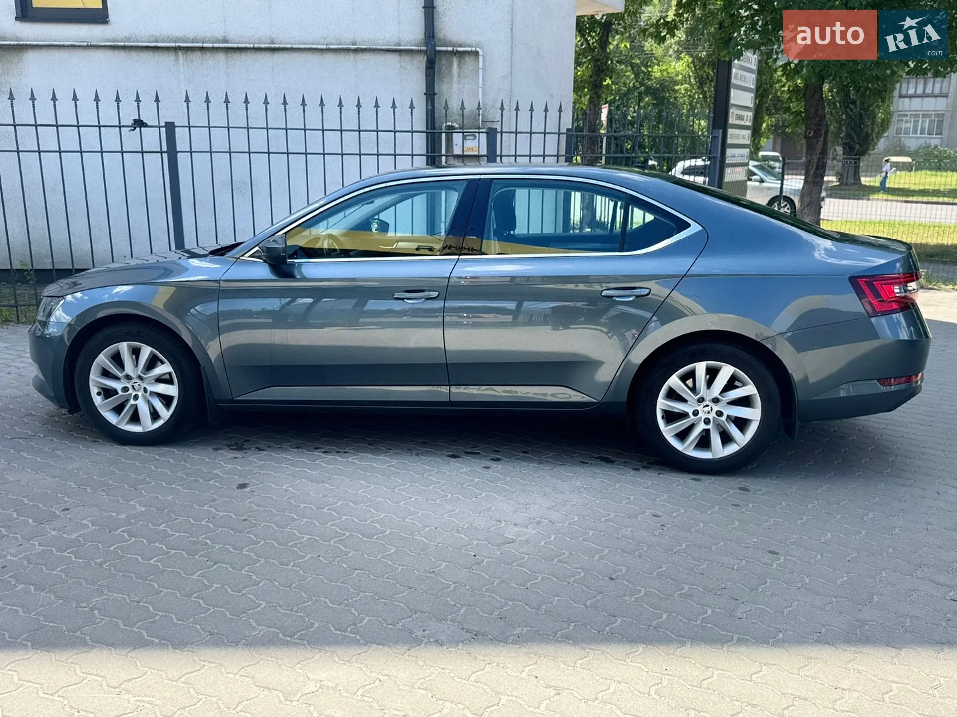 2017 Skoda Superb - мініатюра 8