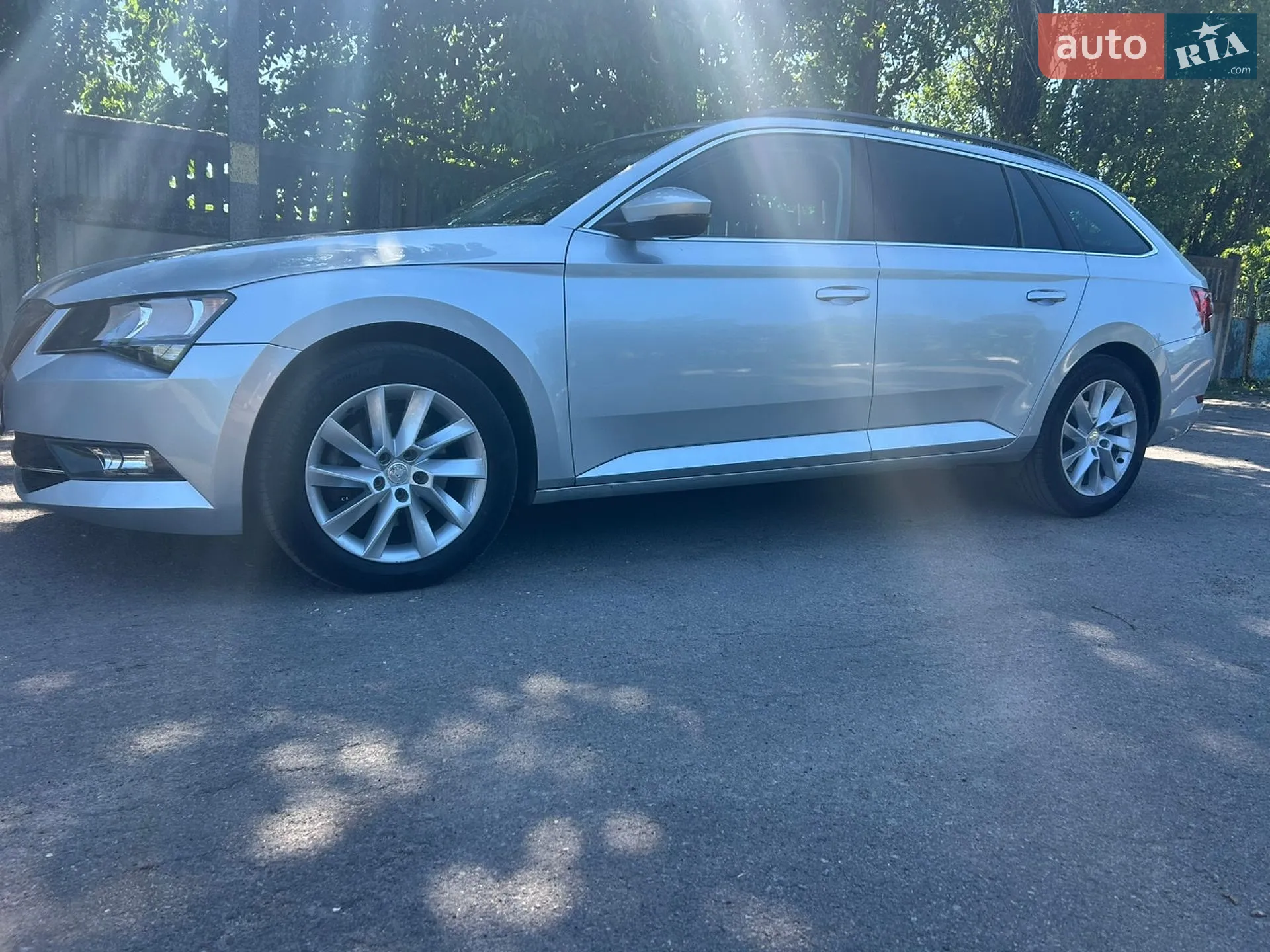 Skoda Superb 2017 VIN TMBJH7NP9H7551106 фото оголошення 4 з 26