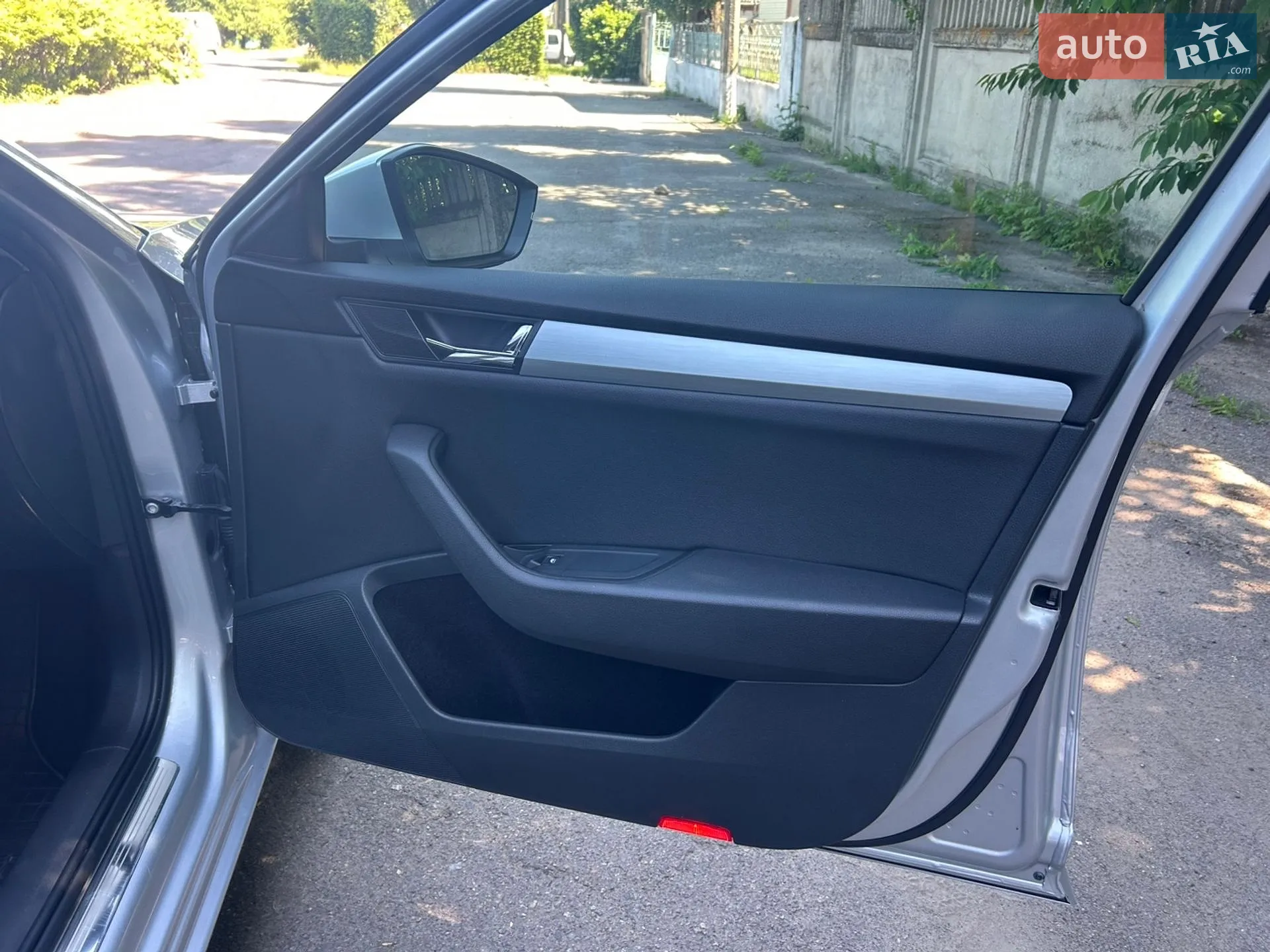 Skoda Superb 2017 VIN TMBJH7NP9H7551106 фото оголошення 12 з 26