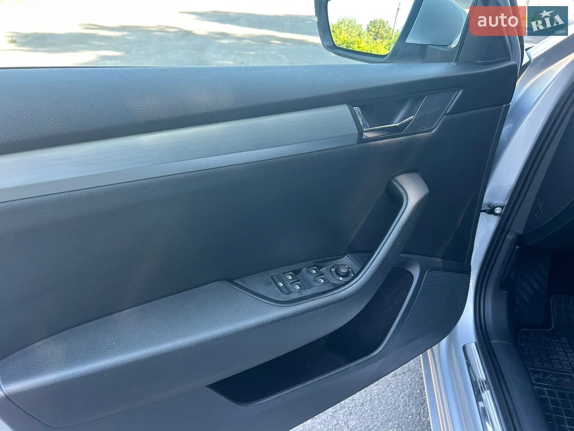 Skoda Superb 2017 VIN TMBJH7NP9H7551106 фото оголошення 15 з 26