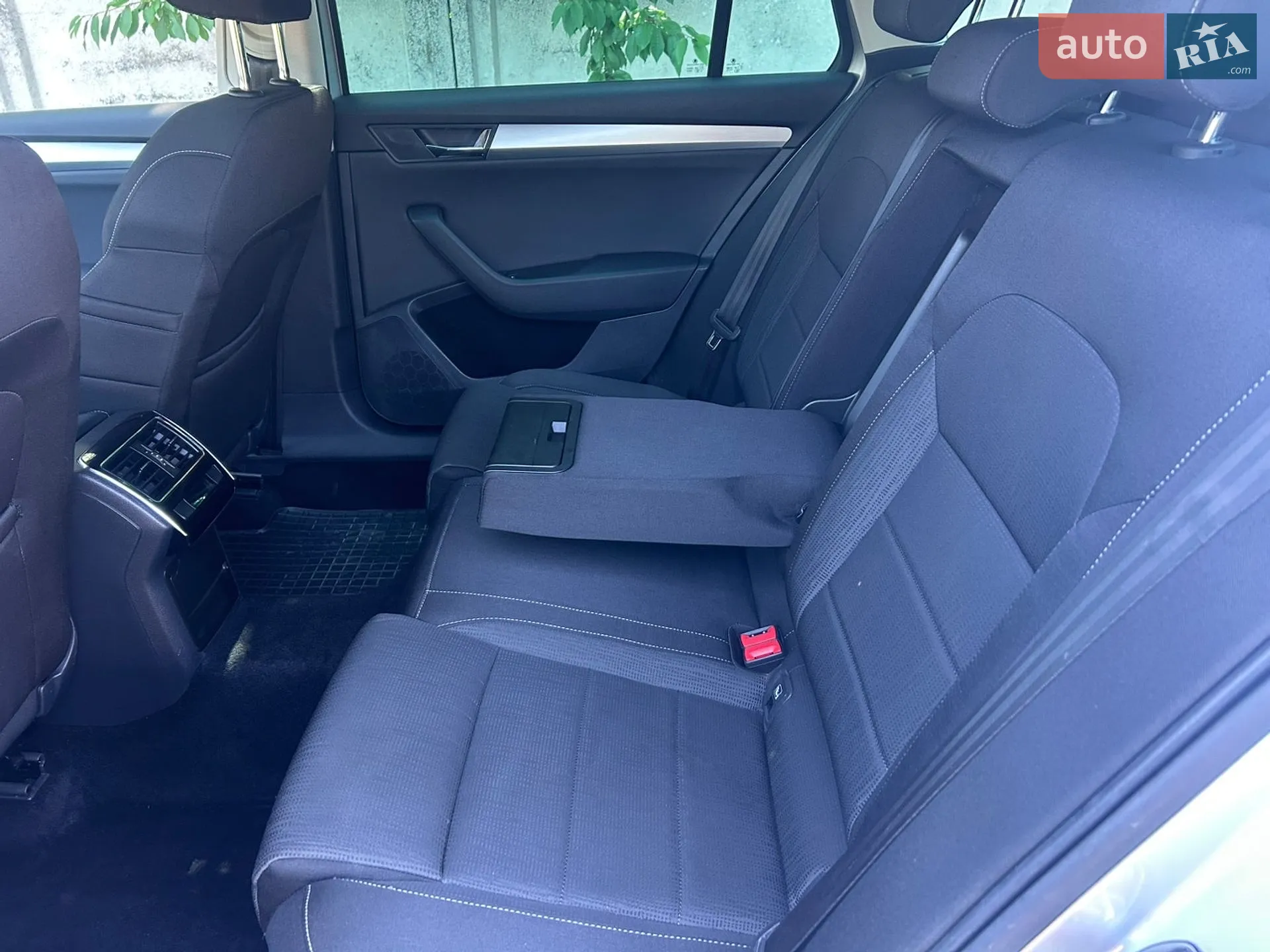 Skoda Superb 2017 VIN TMBJH7NP9H7551106 фото оголошення 16 з 26