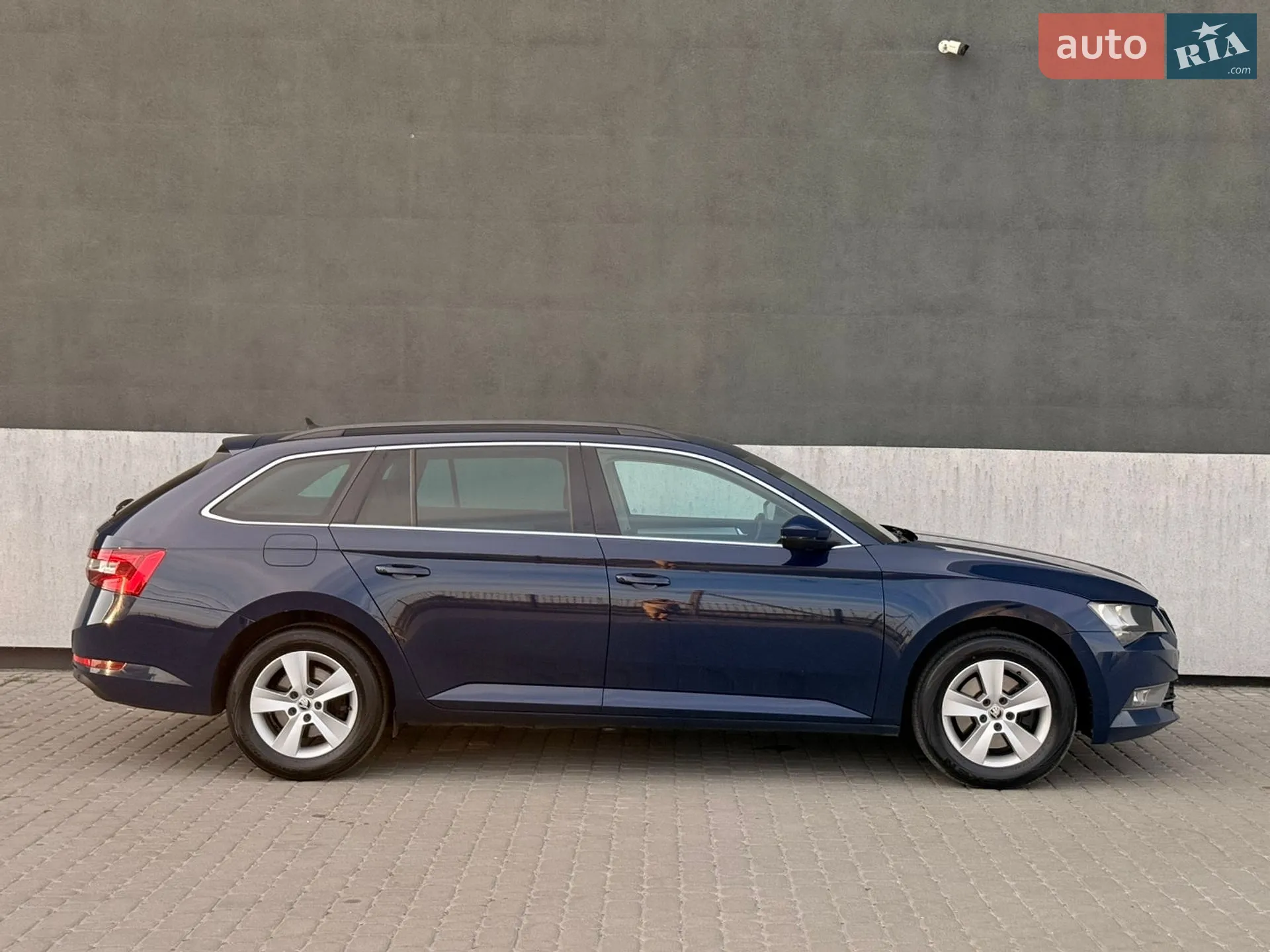 2017 Skoda Superb - мініатюра 8