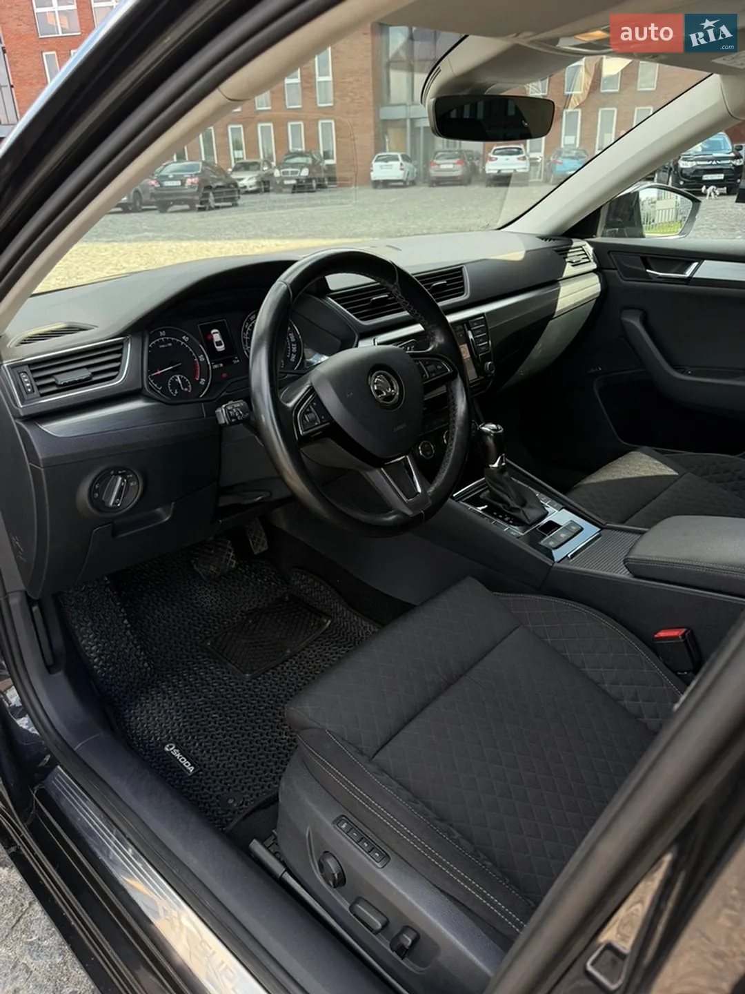 2017 Skoda Superb - мініатюра 5