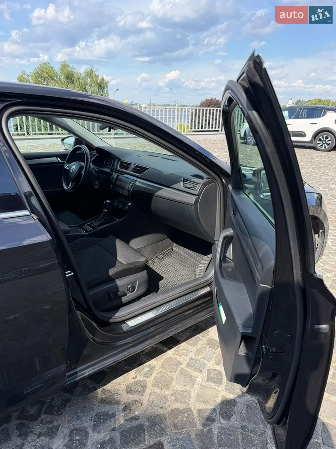 2017 Skoda Superb - мініатюра 8