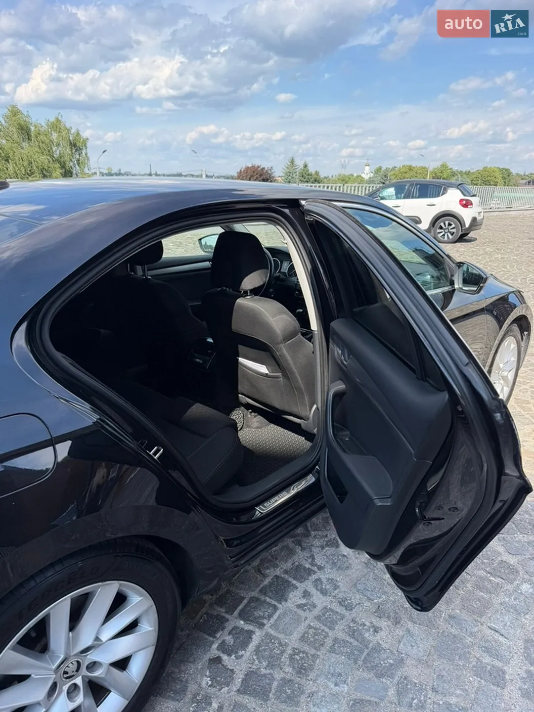 2017 Skoda Superb - мініатюра 11