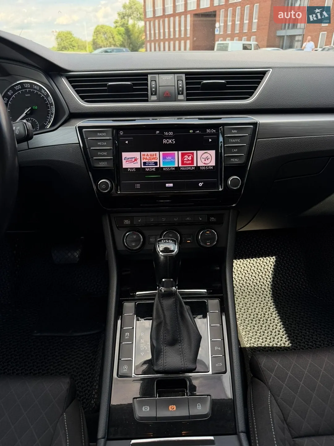 2017 Skoda Superb - мініатюра 13