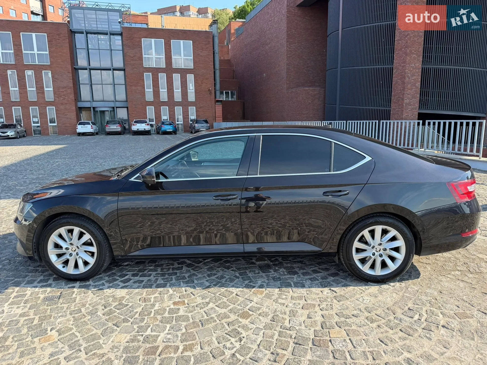 2017 Skoda Superb - мініатюра 15