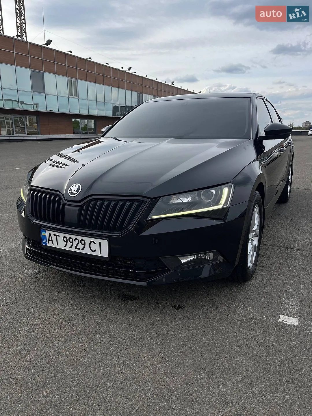 2016 Skoda Superb - мініатюра 2