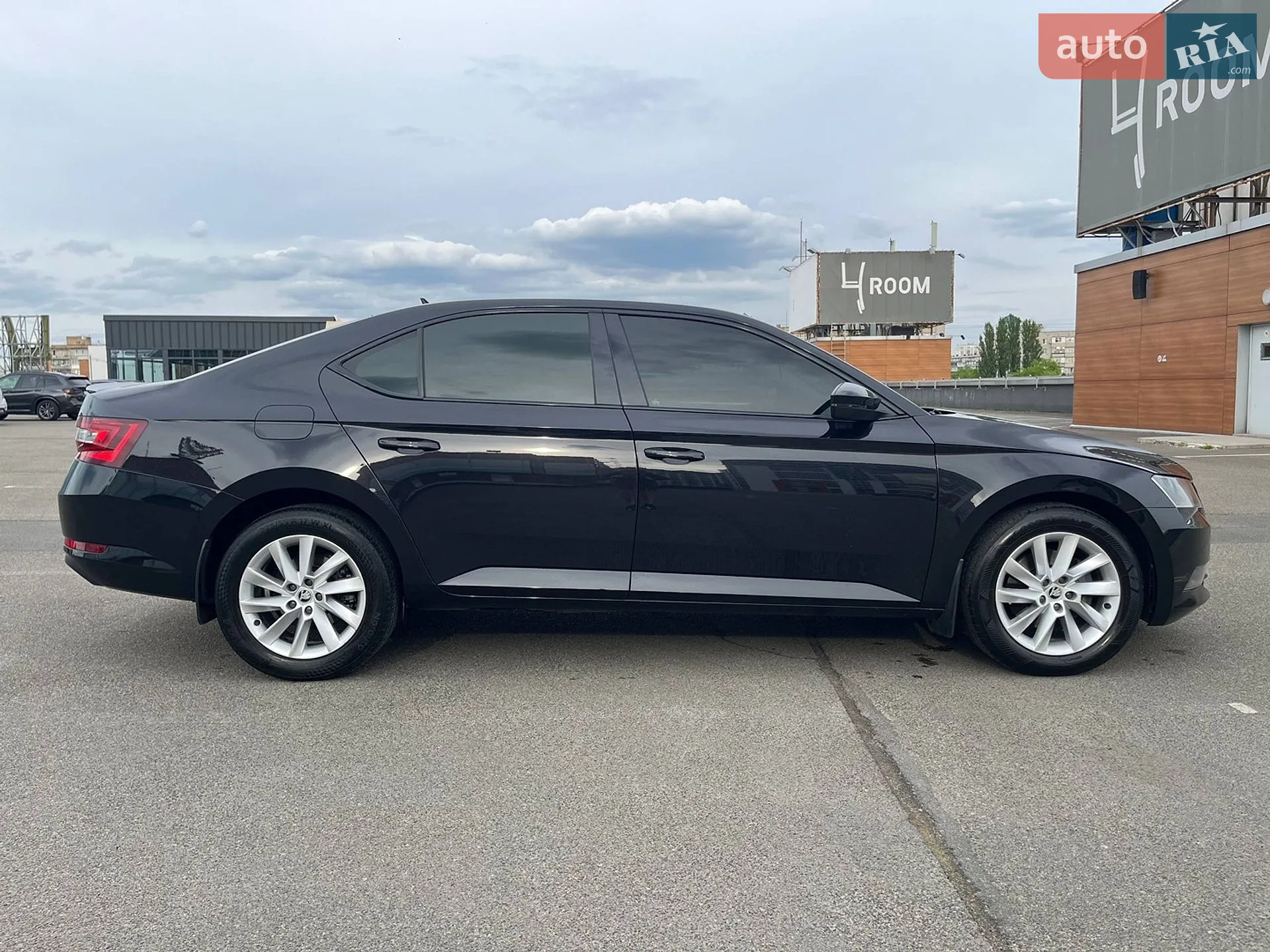 2016 Skoda Superb - мініатюра 9