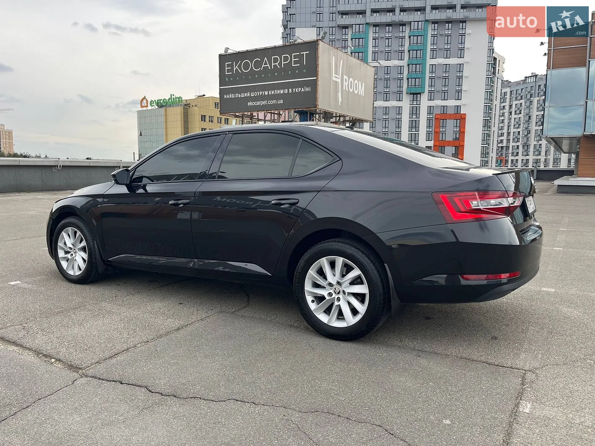 2016 Skoda Superb - мініатюра 12