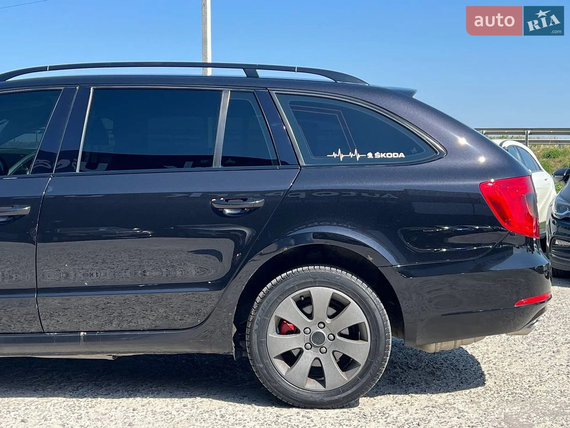 2010 Skoda Superb - мініатюра 4