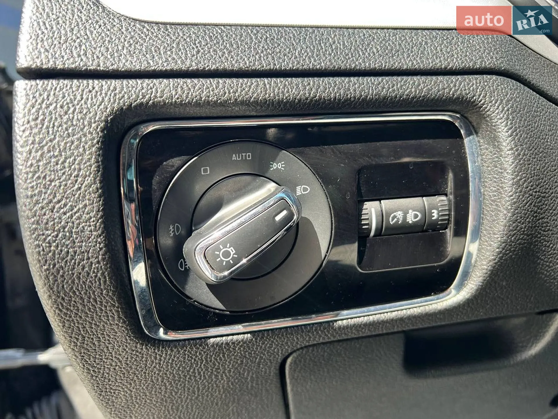 2010 Skoda Superb - мініатюра 23