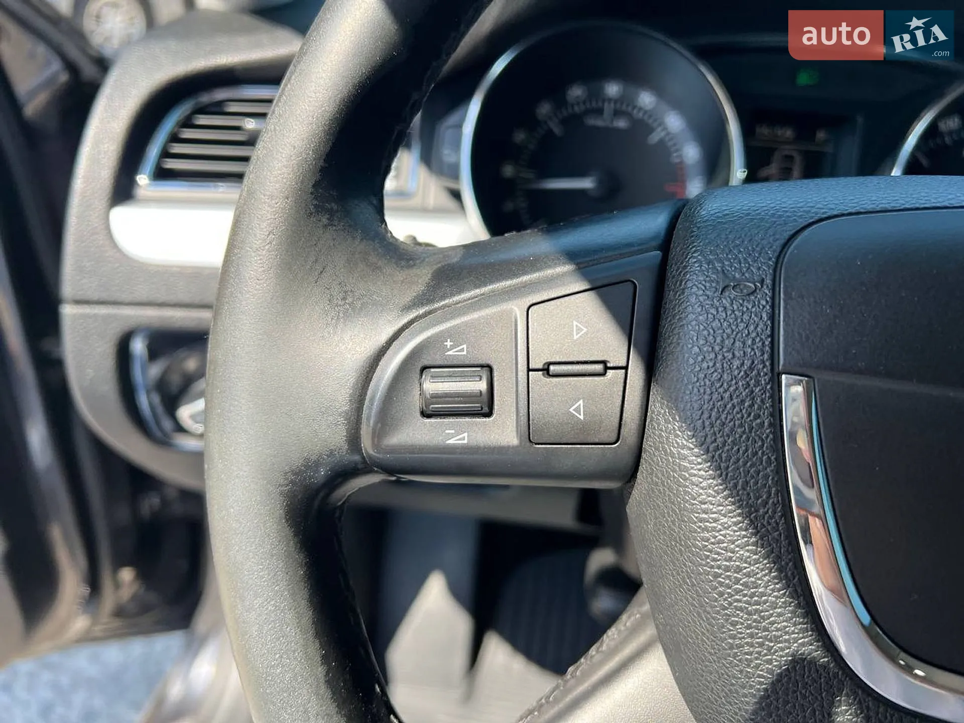 2010 Skoda Superb - мініатюра 26