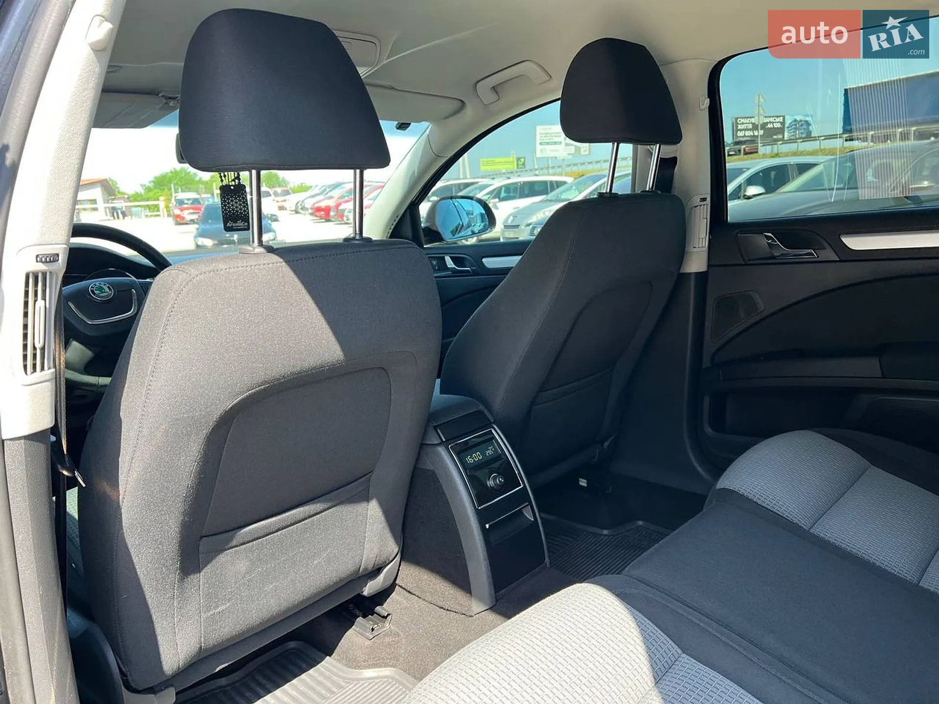 2010 Skoda Superb - мініатюра 36
