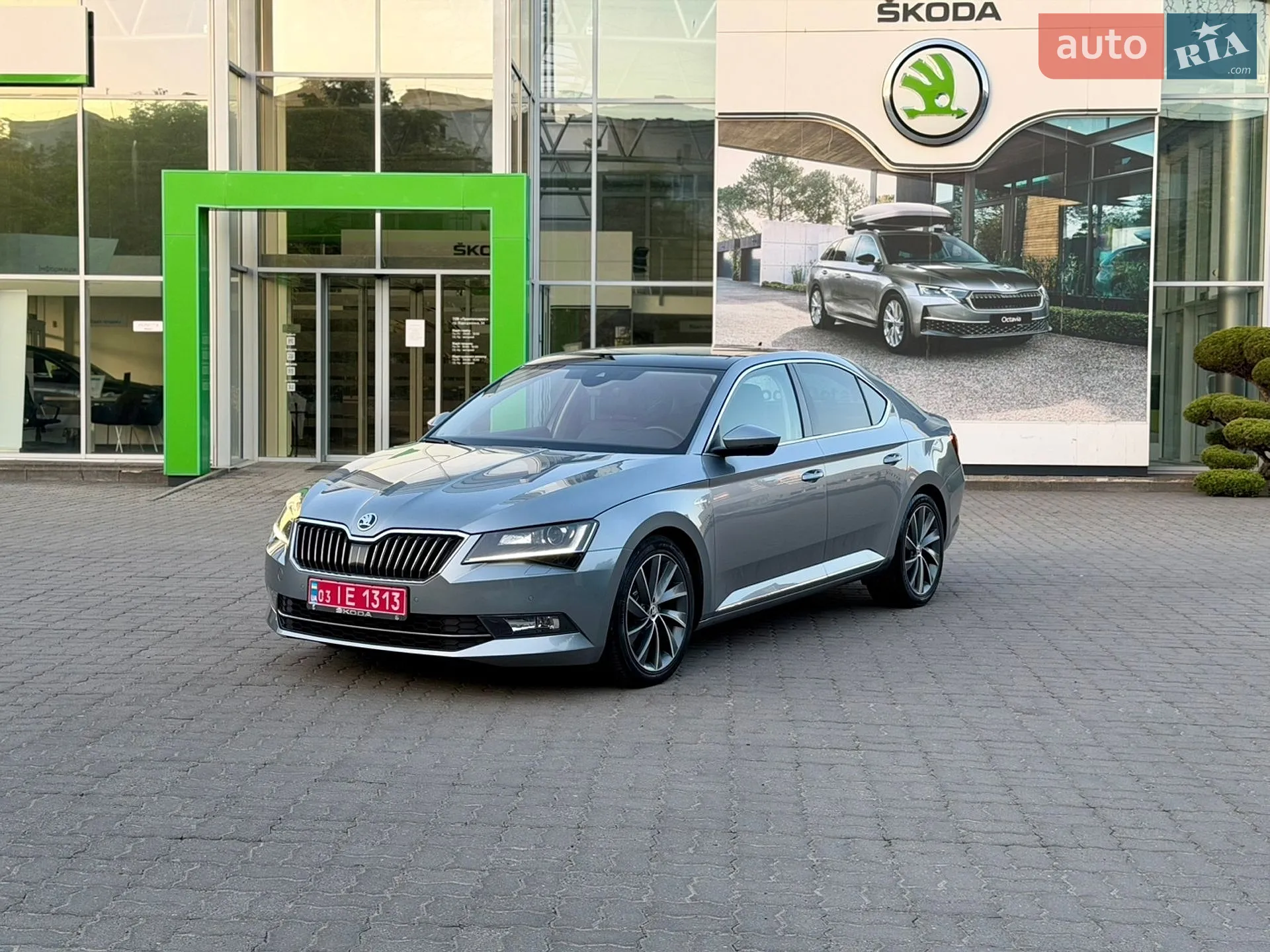 2019 Skoda Superb - мініатюра 2