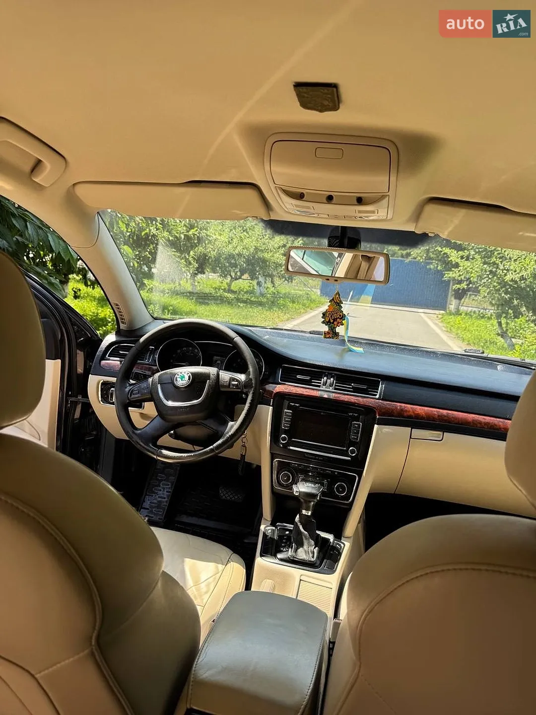 2010 Skoda Superb - мініатюра 6