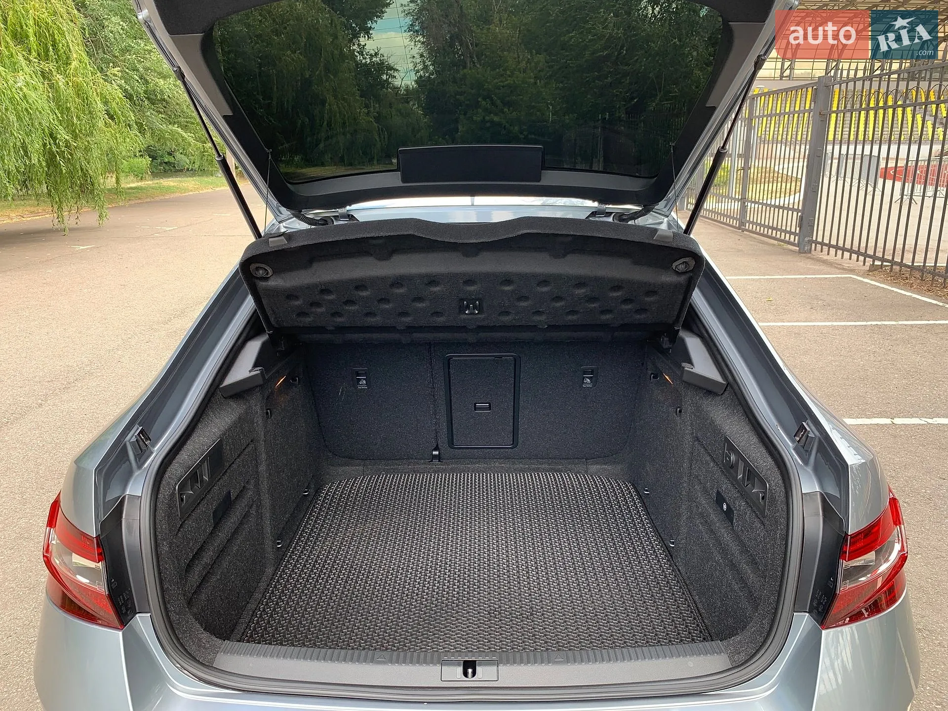 2019 Skoda Superb - мініатюра 43