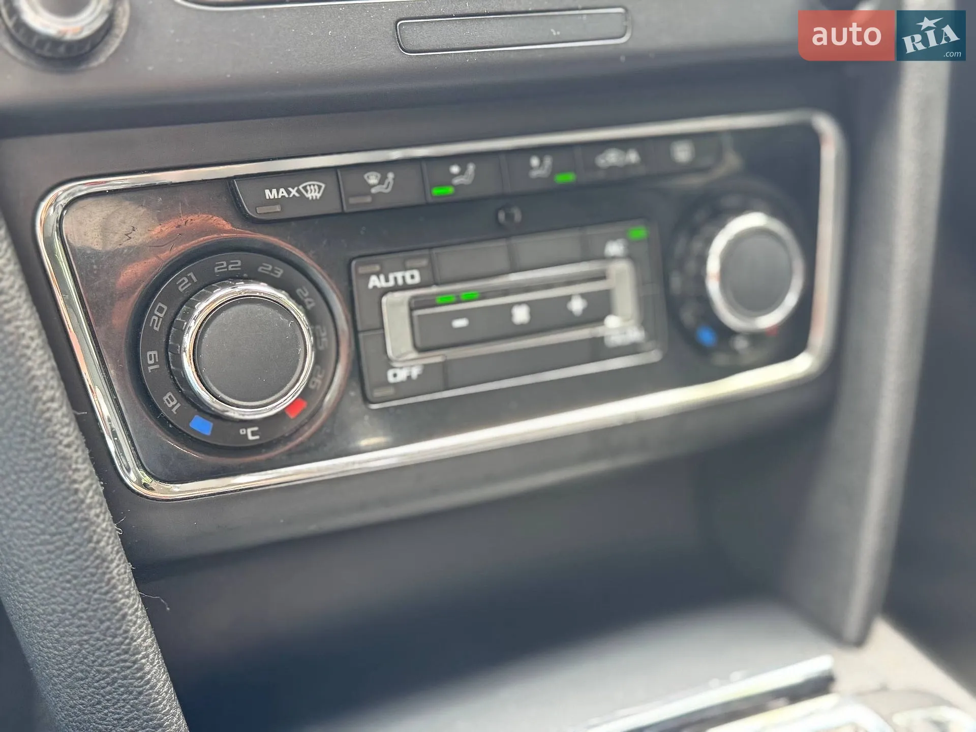 2010 Skoda Superb - мініатюра 18