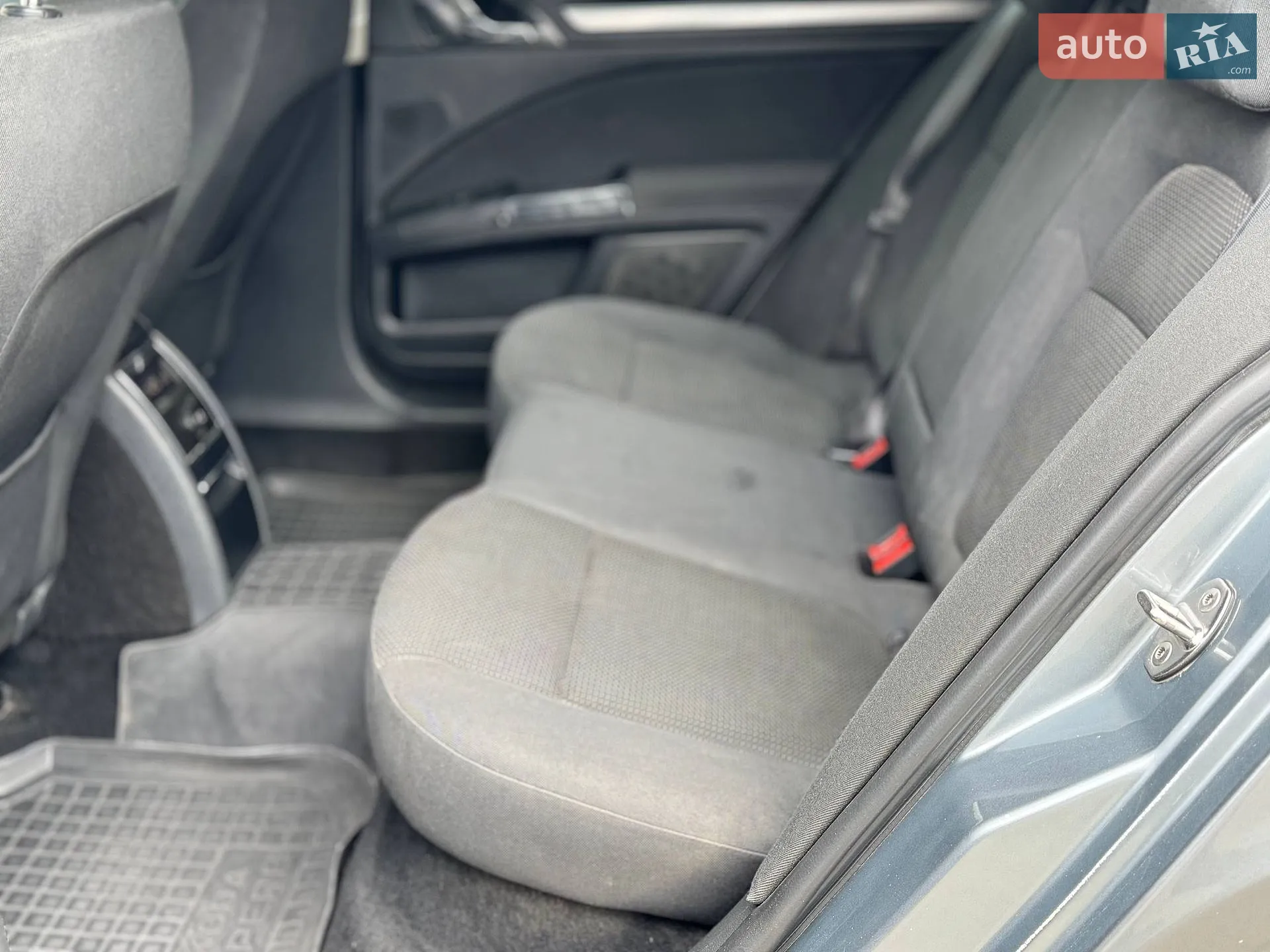 2010 Skoda Superb - мініатюра 15