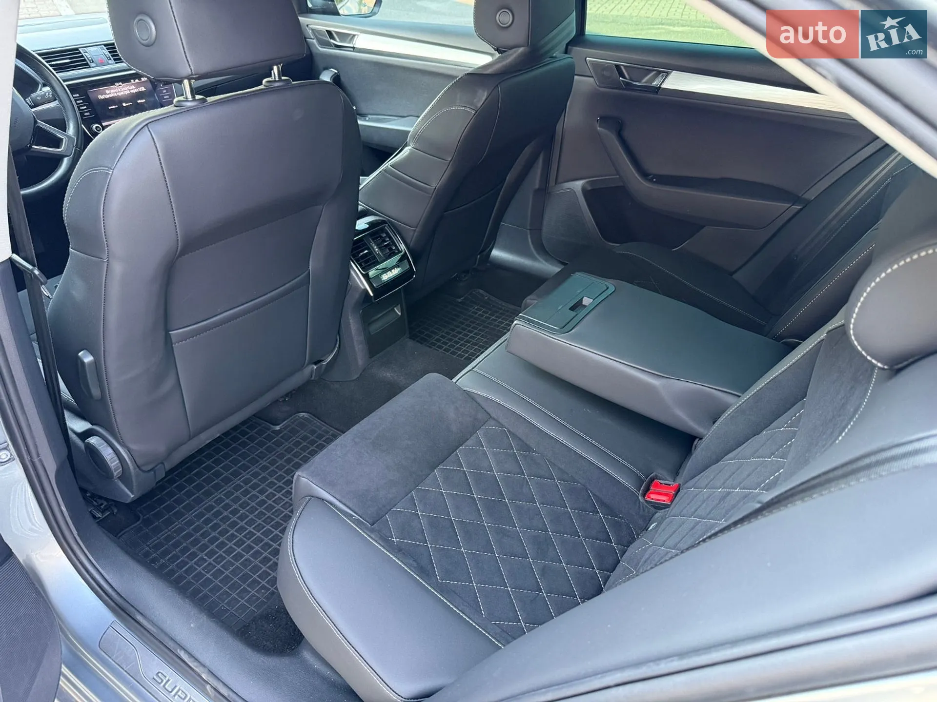 2019 Skoda Superb - мініатюра 11