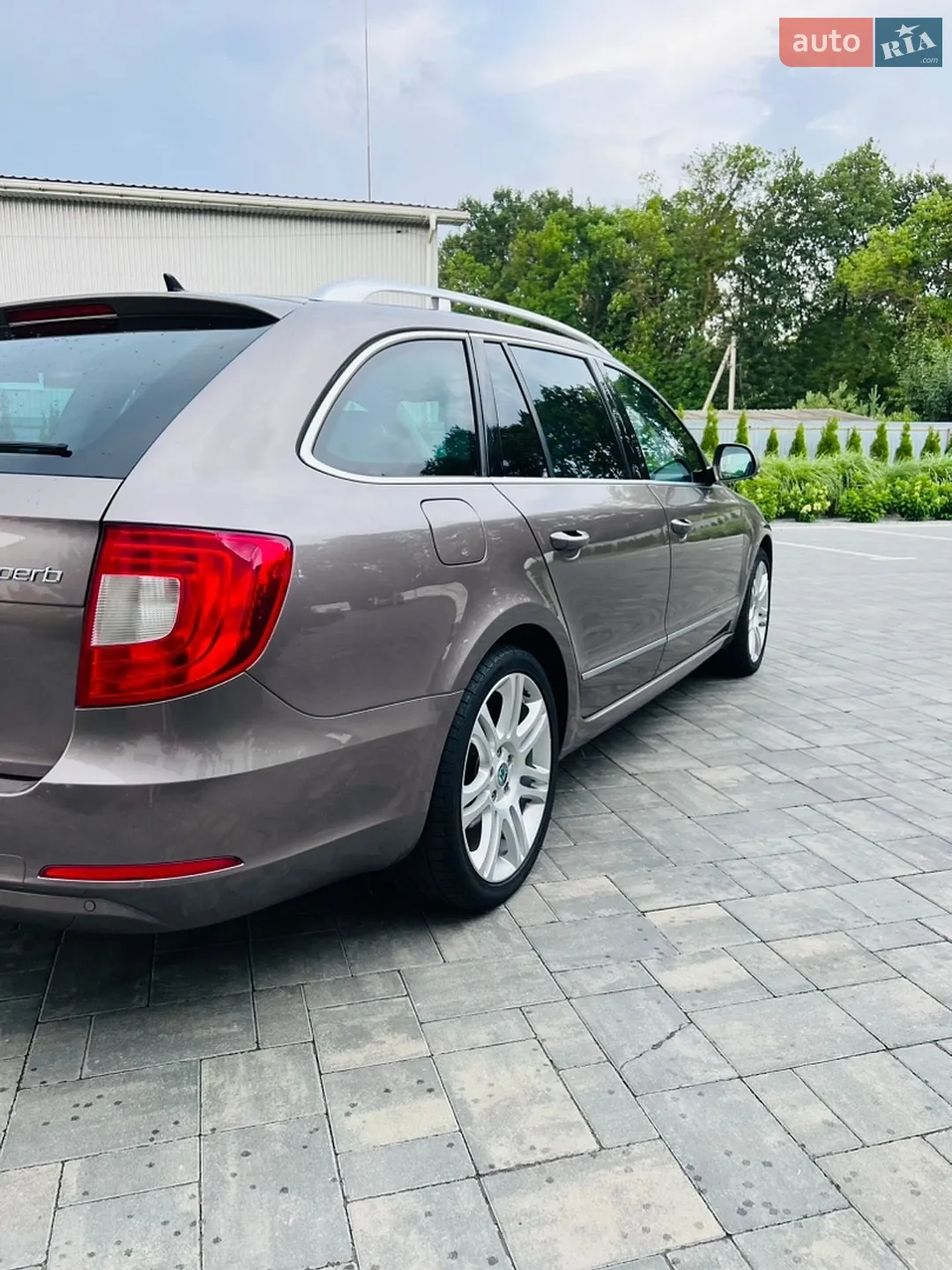 2011 Skoda Superb - мініатюра 15