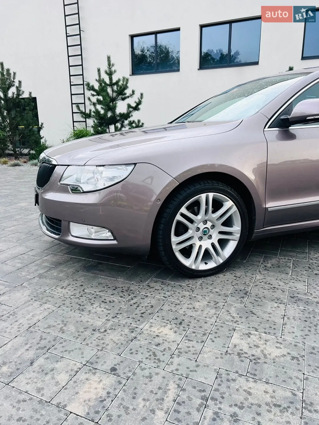 2011 Skoda Superb - мініатюра 10