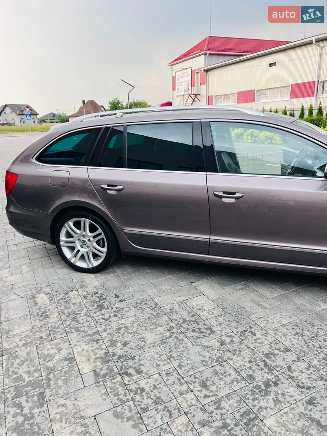 2011 Skoda Superb - мініатюра 12