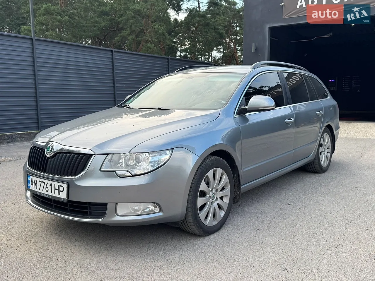 2010 Skoda Superb - мініатюра 18
