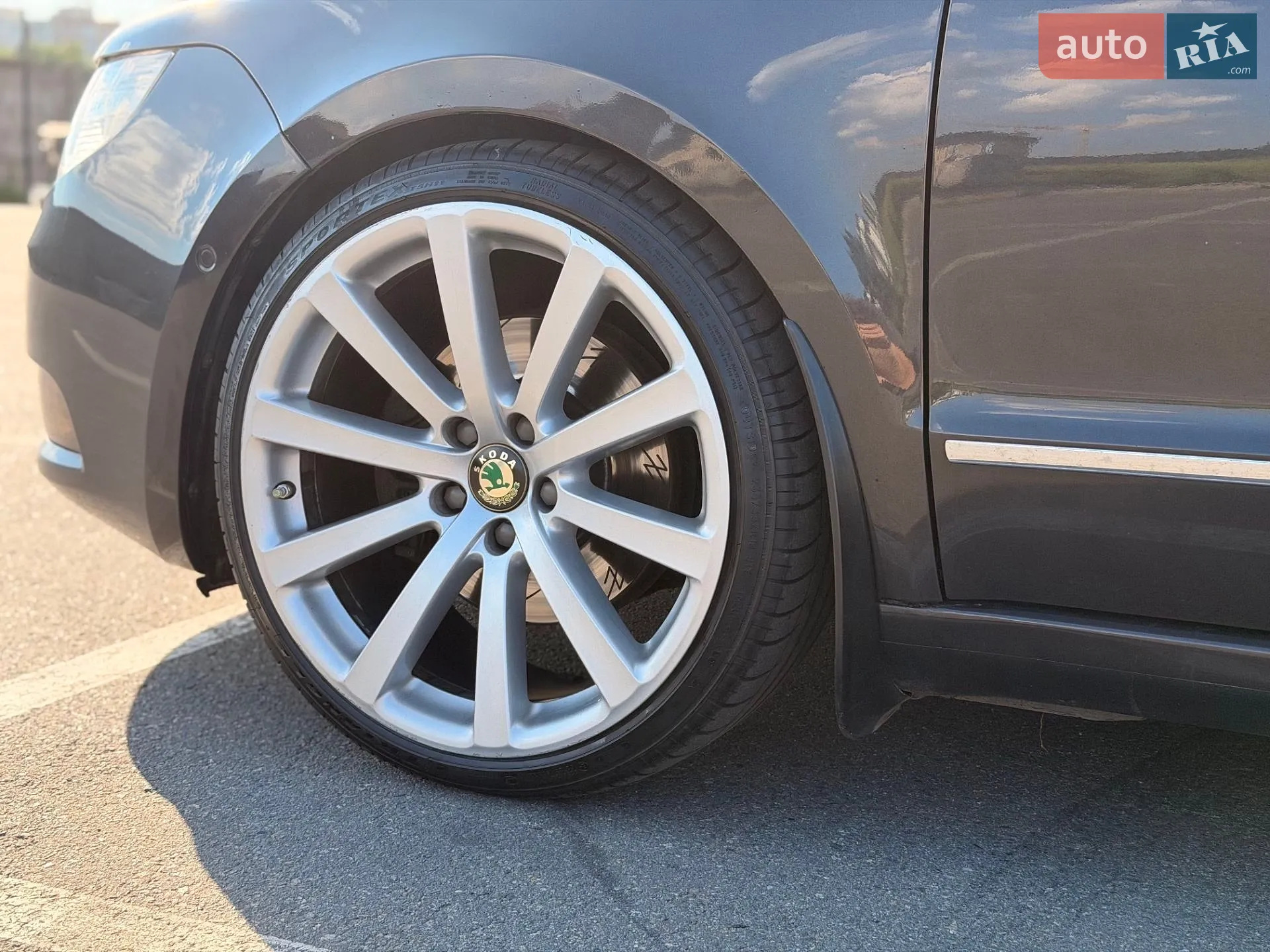 2010 Skoda Superb - мініатюра 4