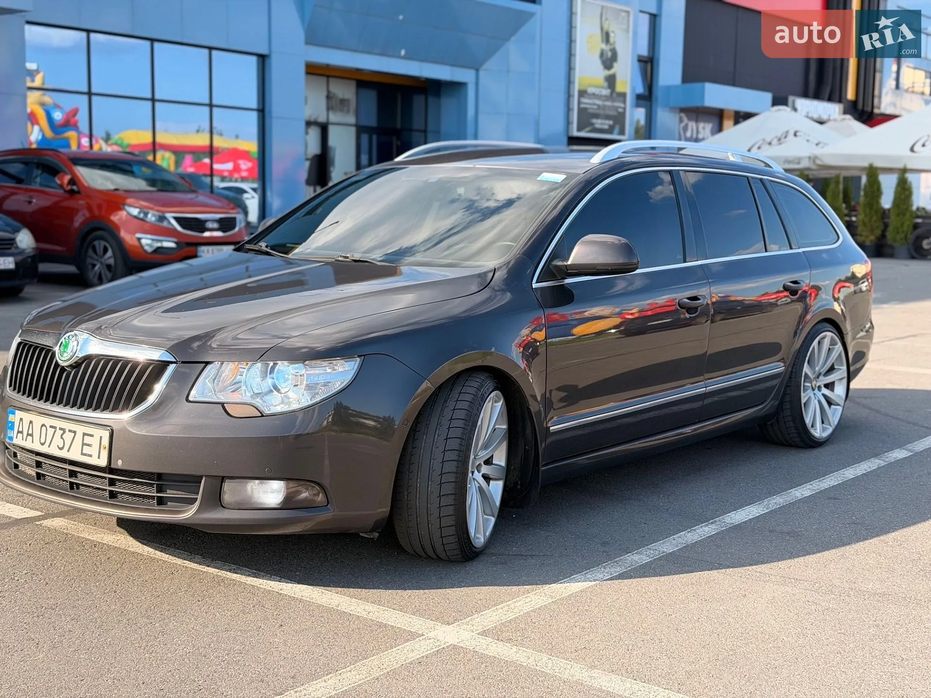 2010 Skoda Superb - мініатюра 2