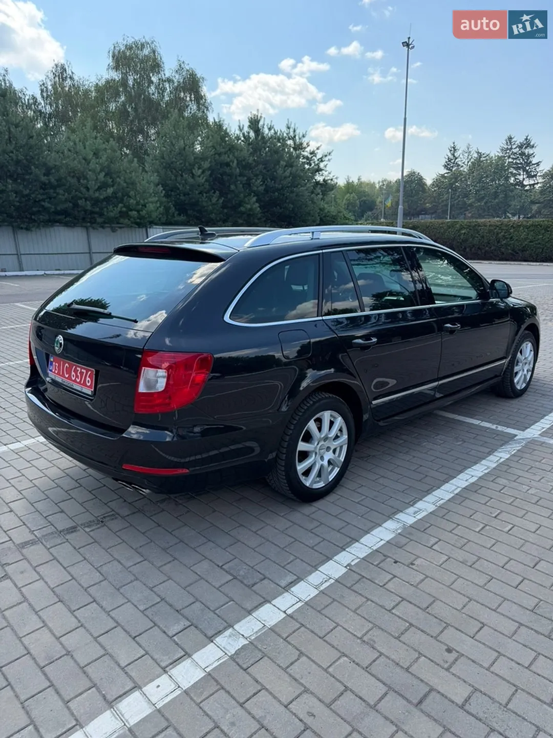 2011 Skoda Superb - мініатюра 23