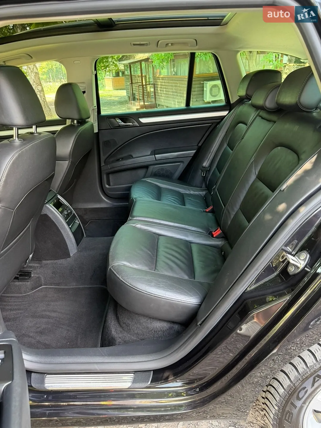 2011 Skoda Superb - мініатюра 76