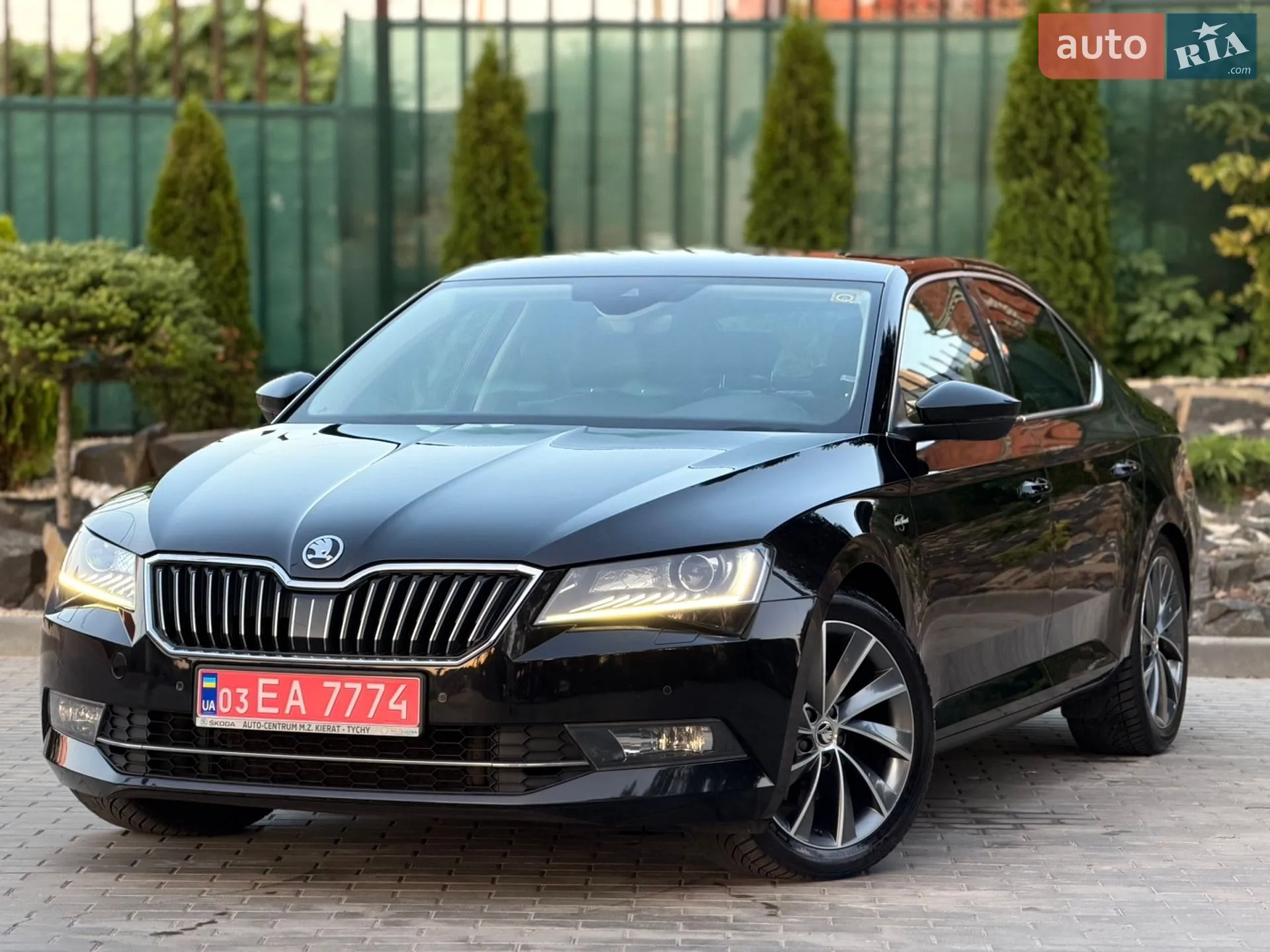 2017 Skoda Superb - мініатюра 2