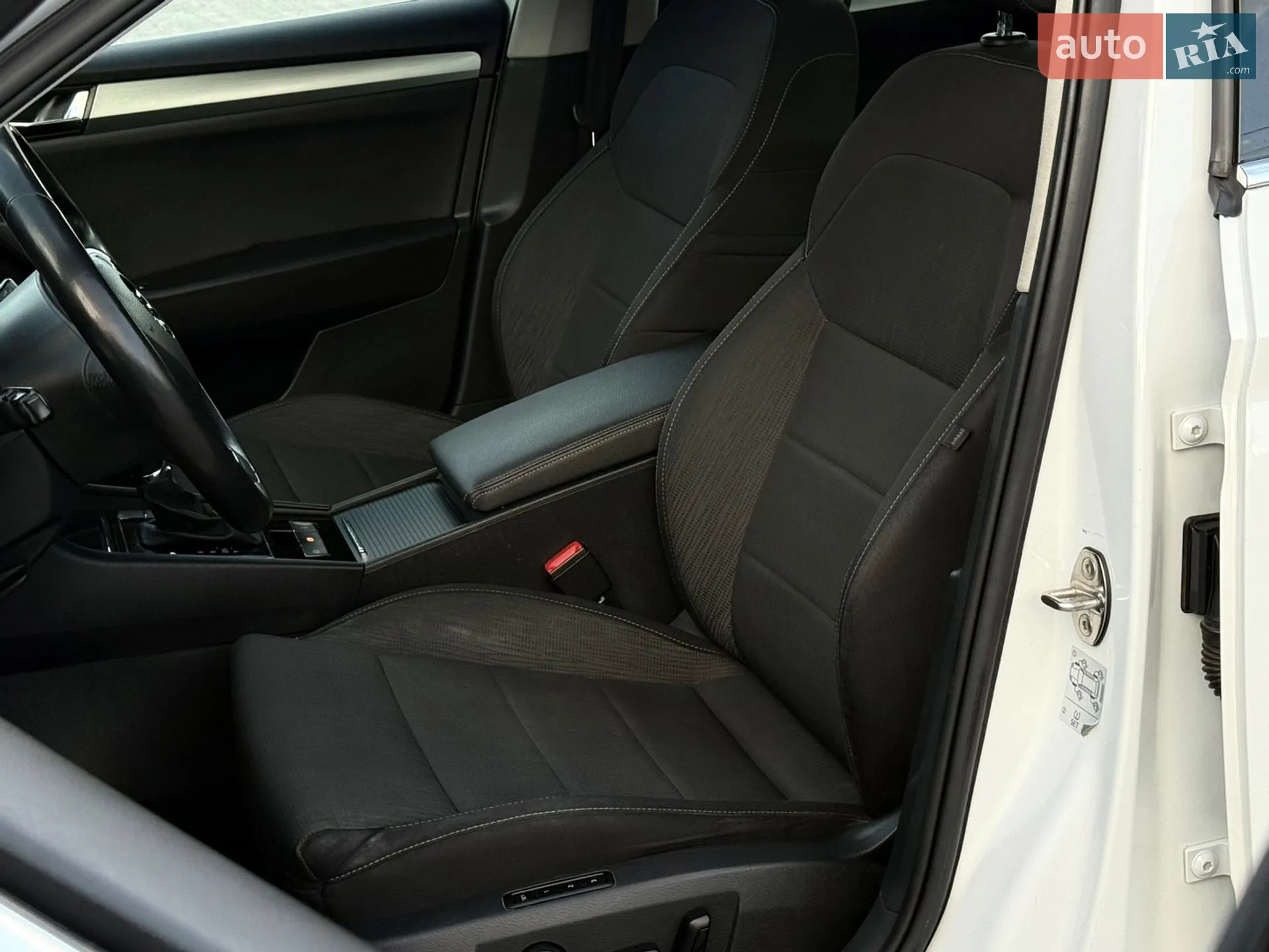 2017 Skoda Superb - мініатюра 48
