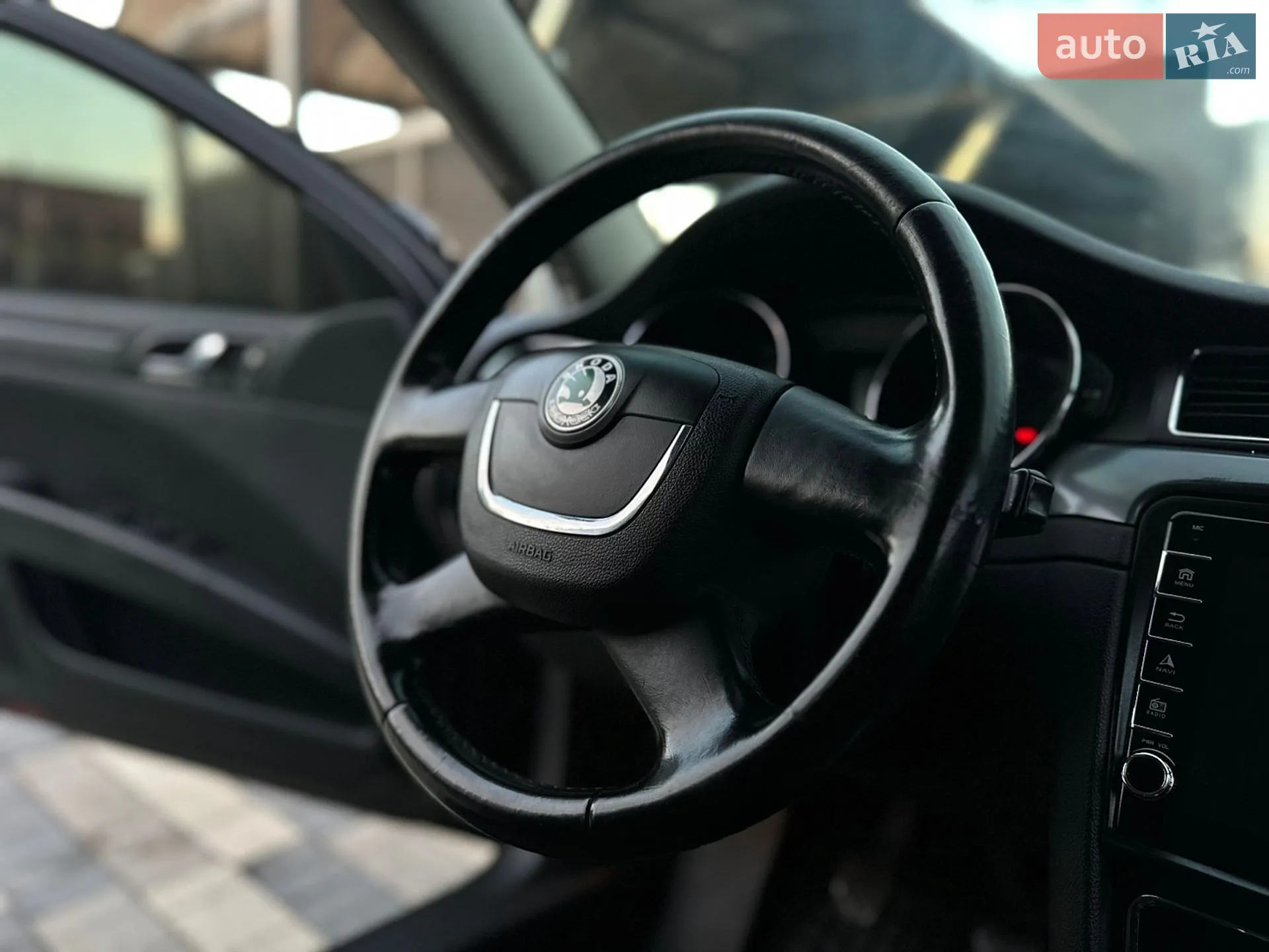 2010 Skoda Superb - мініатюра 12