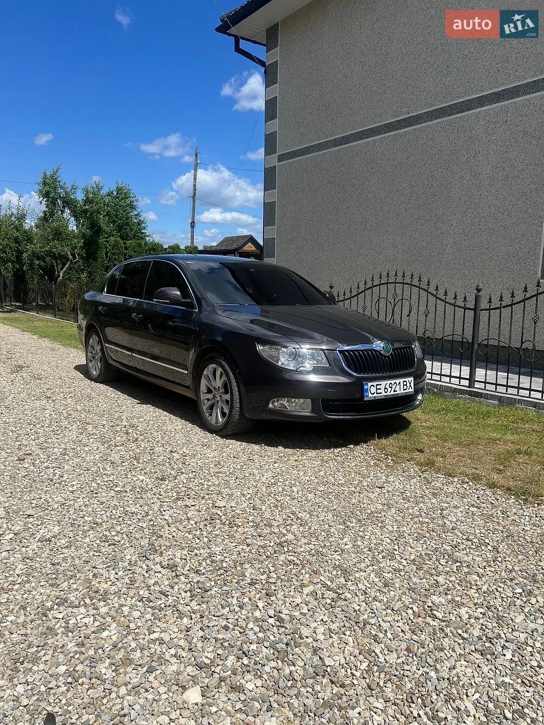 2011 Skoda Superb - мініатюра 2