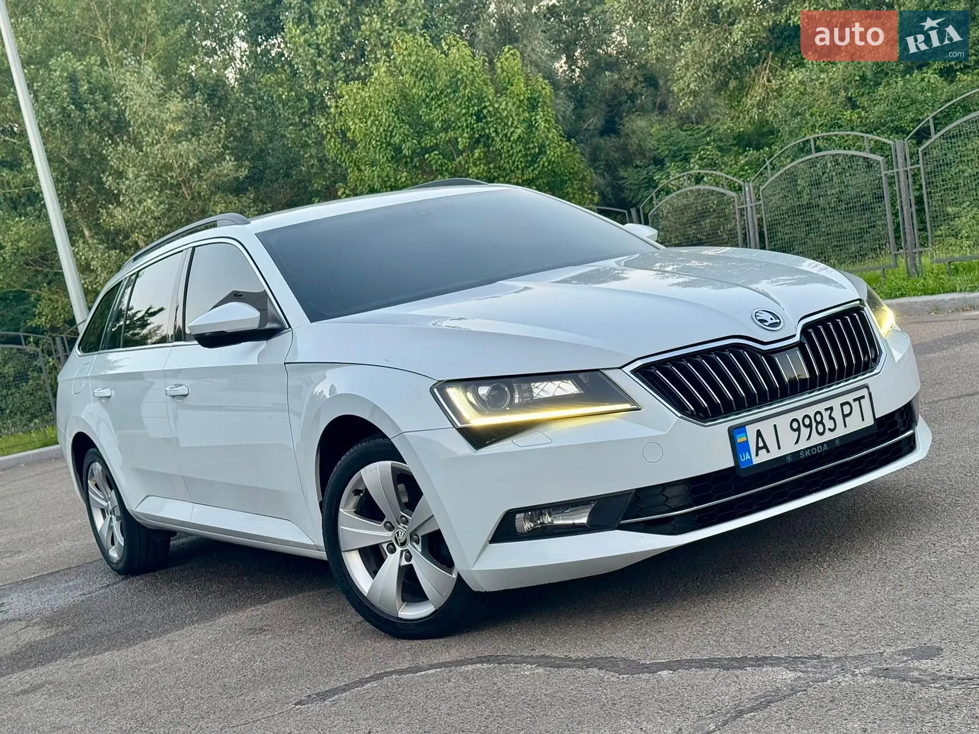 2017 Skoda Superb - мініатюра 9