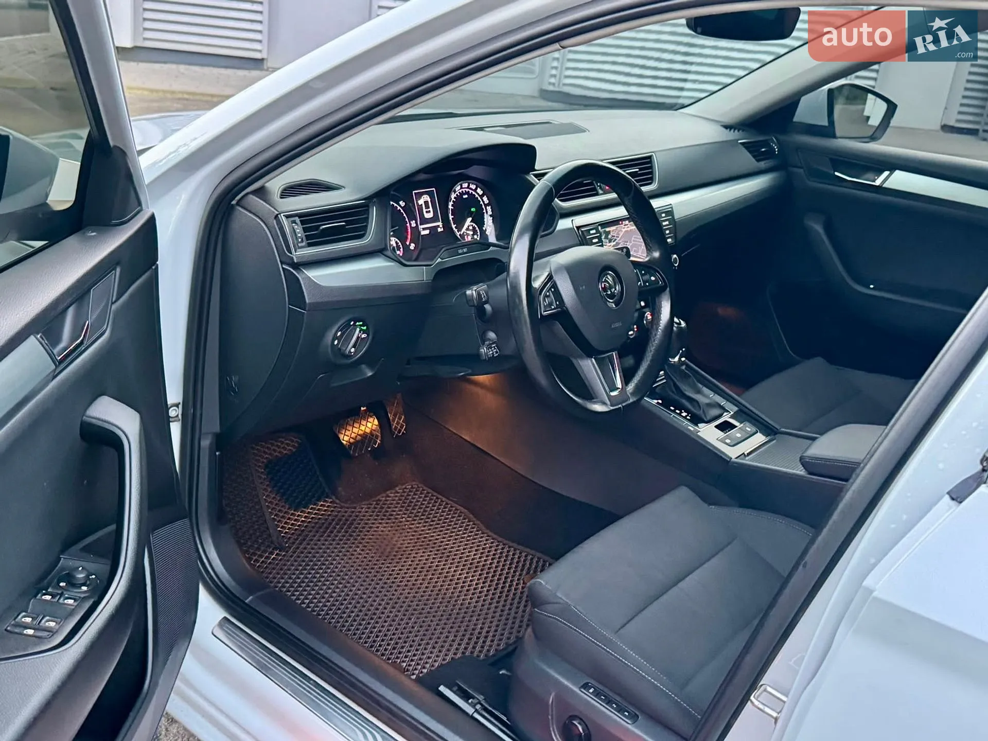 2017 Skoda Superb - мініатюра 25