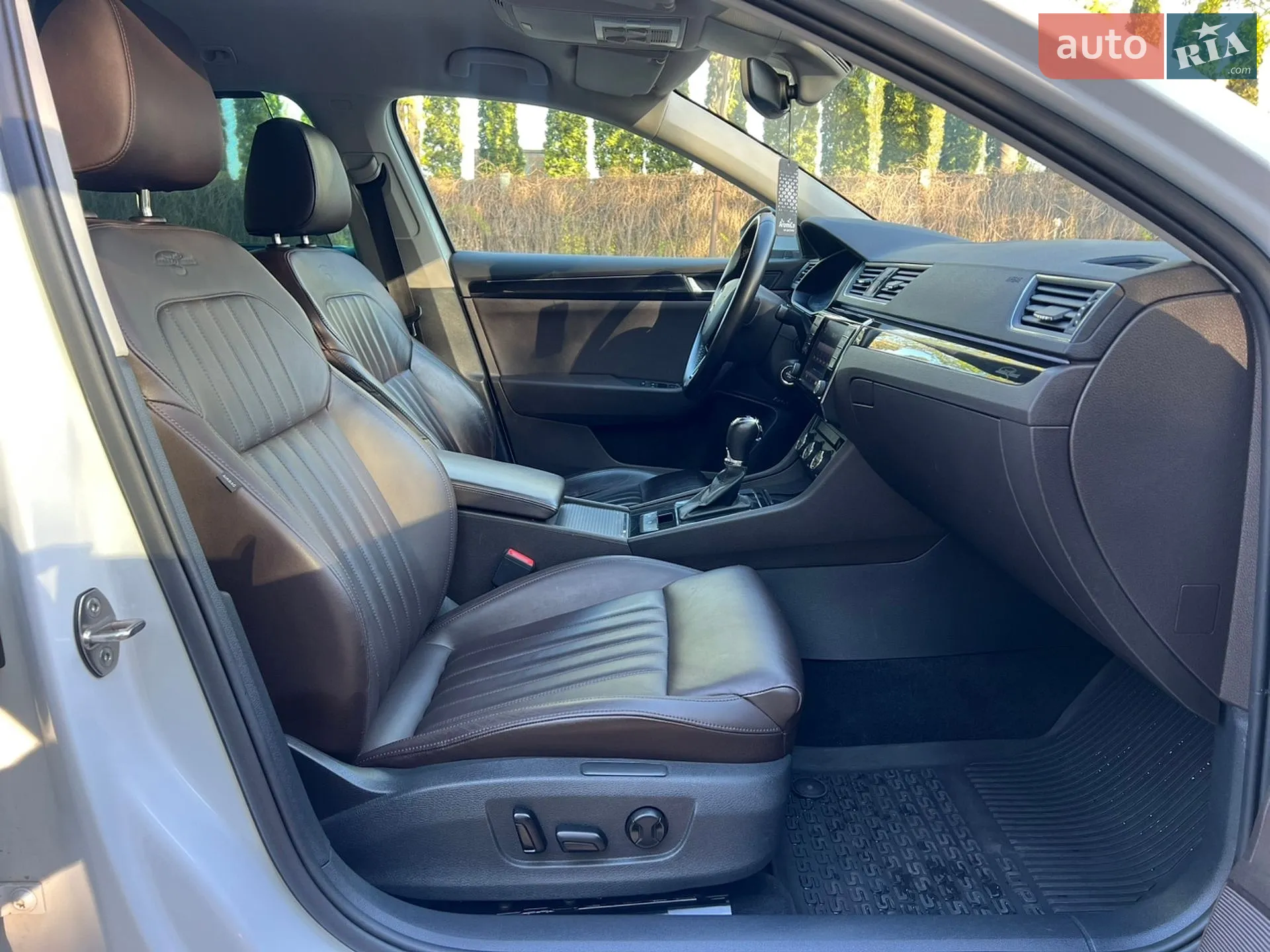 2016 Skoda Superb - мініатюра 27