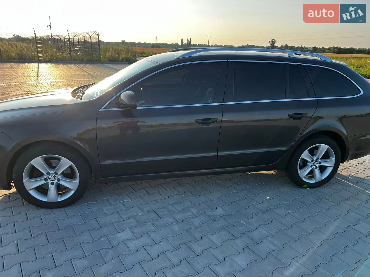2010 Skoda Superb - мініатюра 10