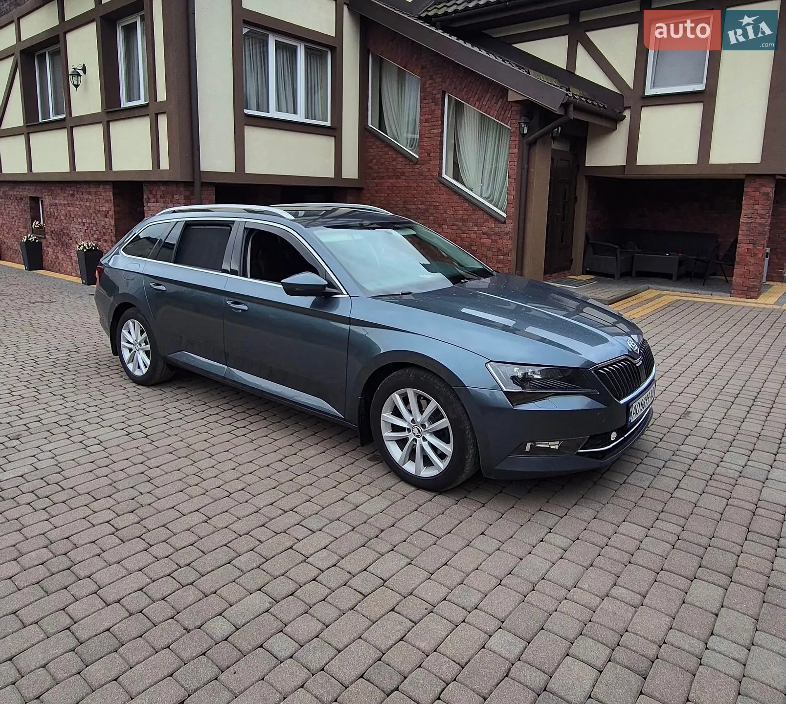 2017 Skoda Superb - мініатюра 2