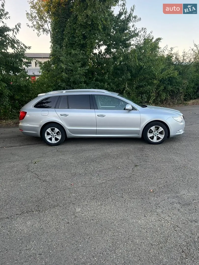 2011 Skoda Superb - мініатюра 3
