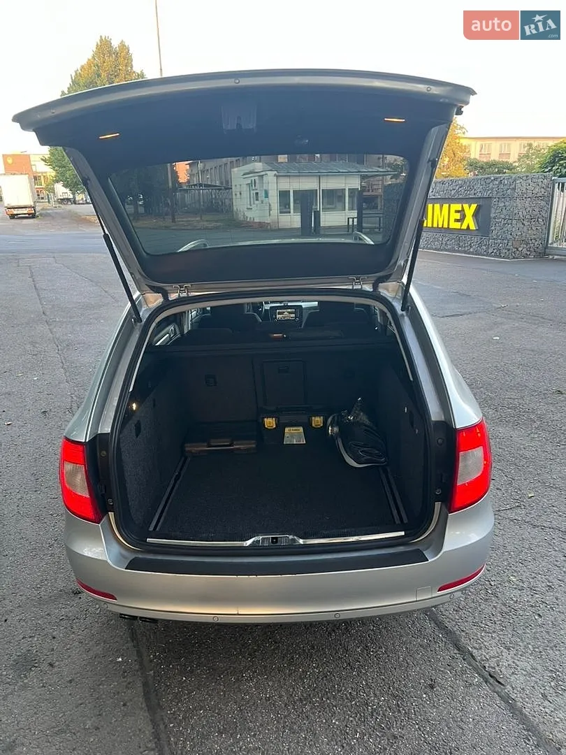 2011 Skoda Superb - мініатюра 6