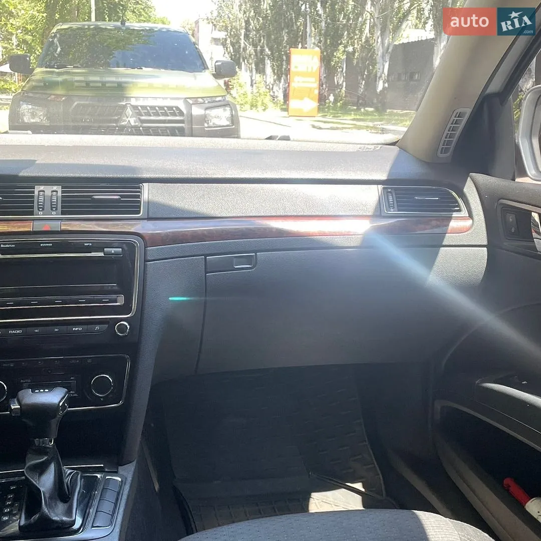 2011 Skoda Superb - мініатюра 35