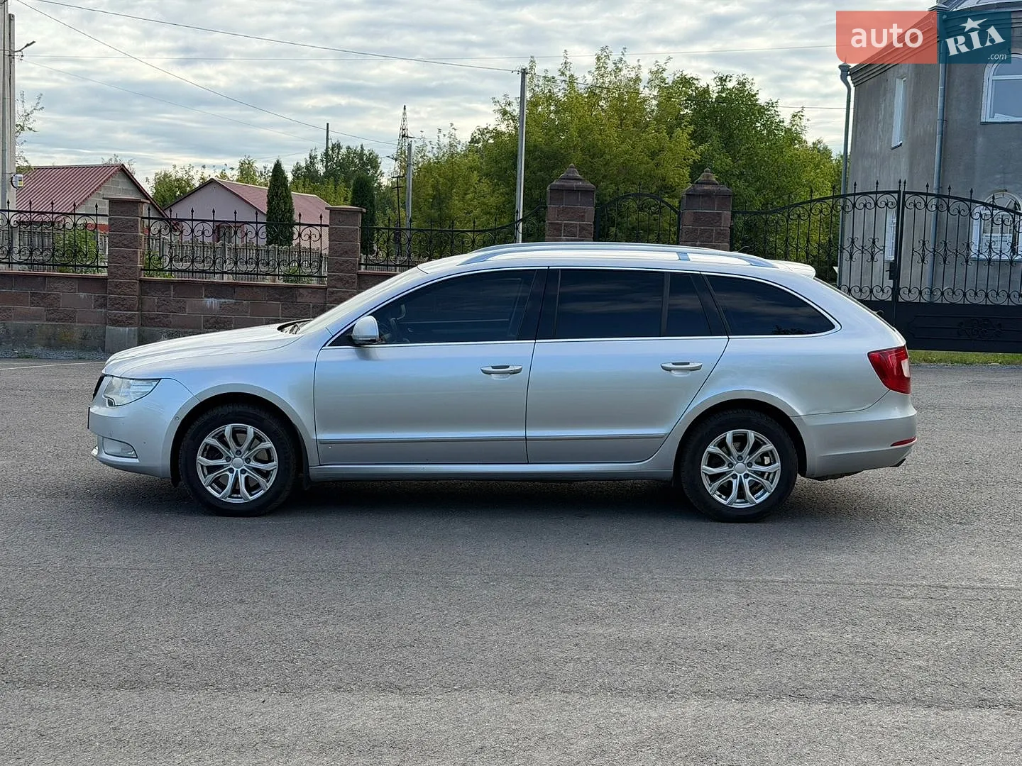 2011 Skoda Superb - мініатюра 4