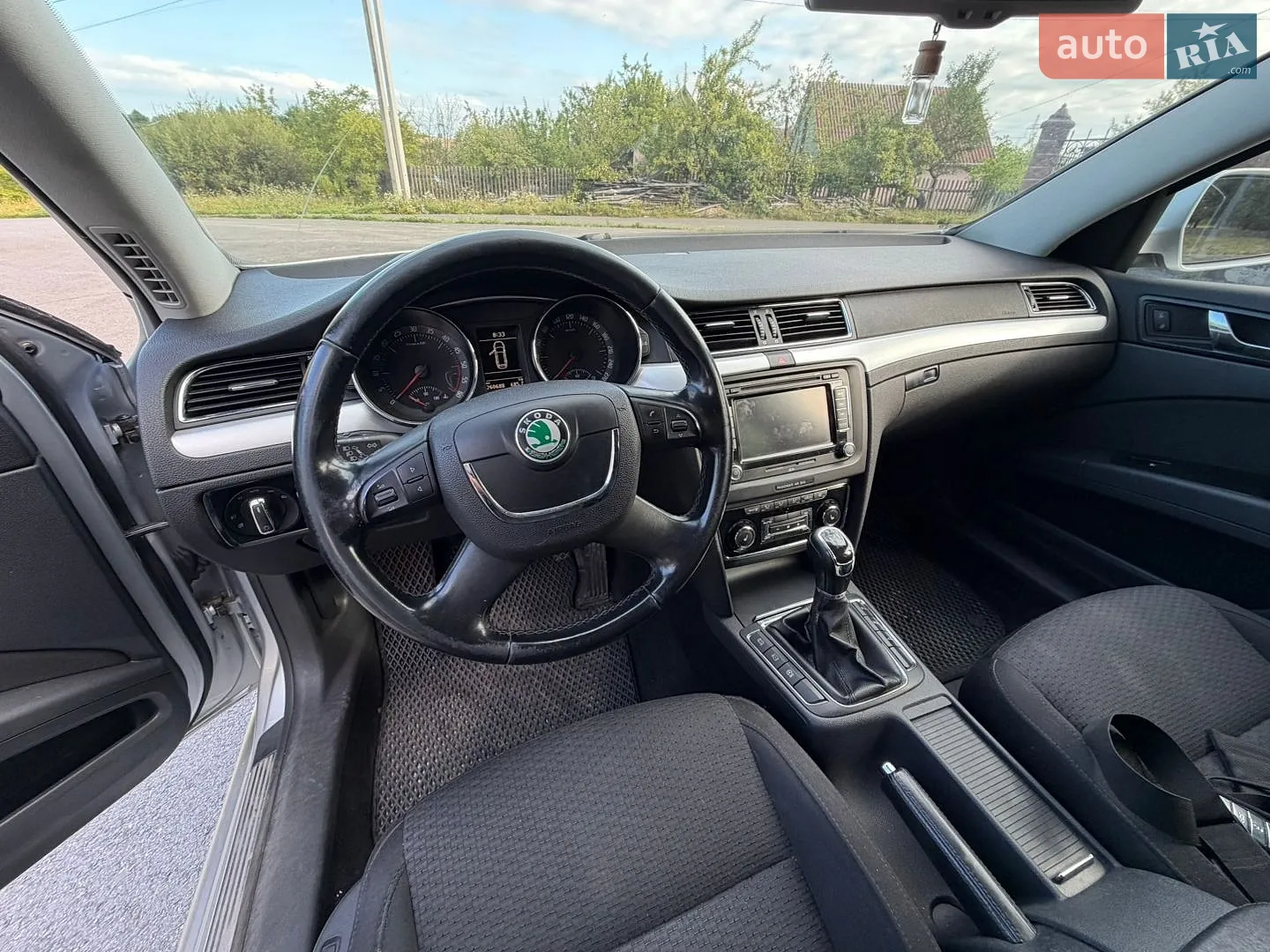 2011 Skoda Superb - мініатюра 10